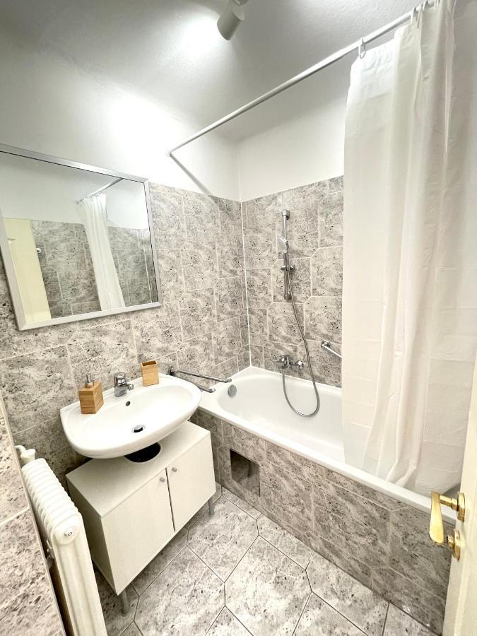Cosy Apartment Near Schoenbrunn & Meidlinger Market Vienna Esterno foto